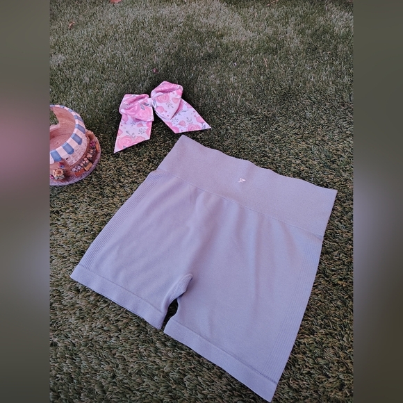 Primark Lilac High-Waisted Women's Shorts - Picture 3 of 4